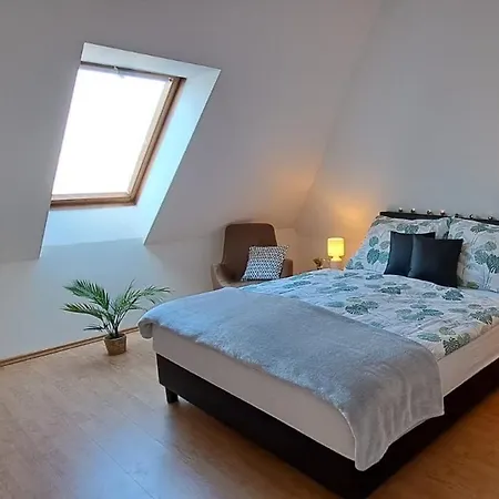 Проживание в семье Babi Apartmanhaz