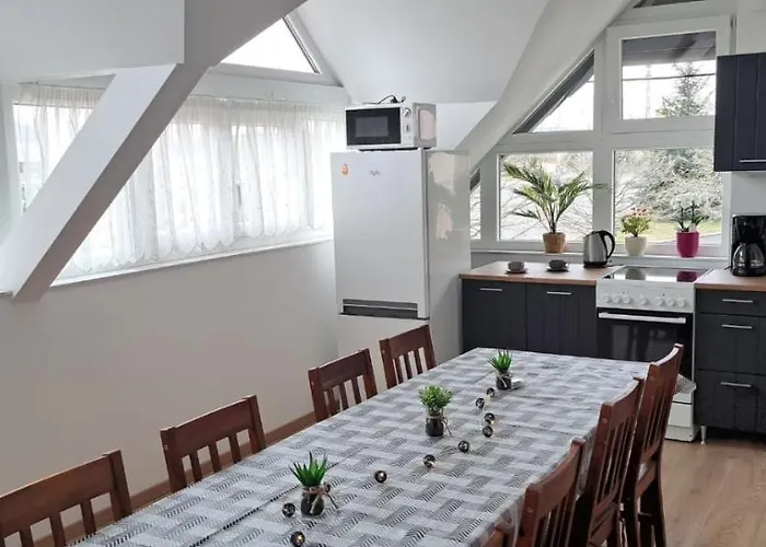 Babi Apartmanhaz Денешдиаш